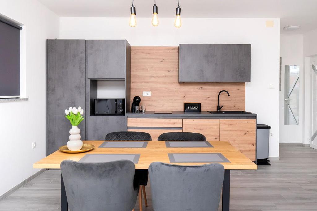 Apartments Grubisic - Sibenik - Parking Included Zewnętrze zdjęcie
