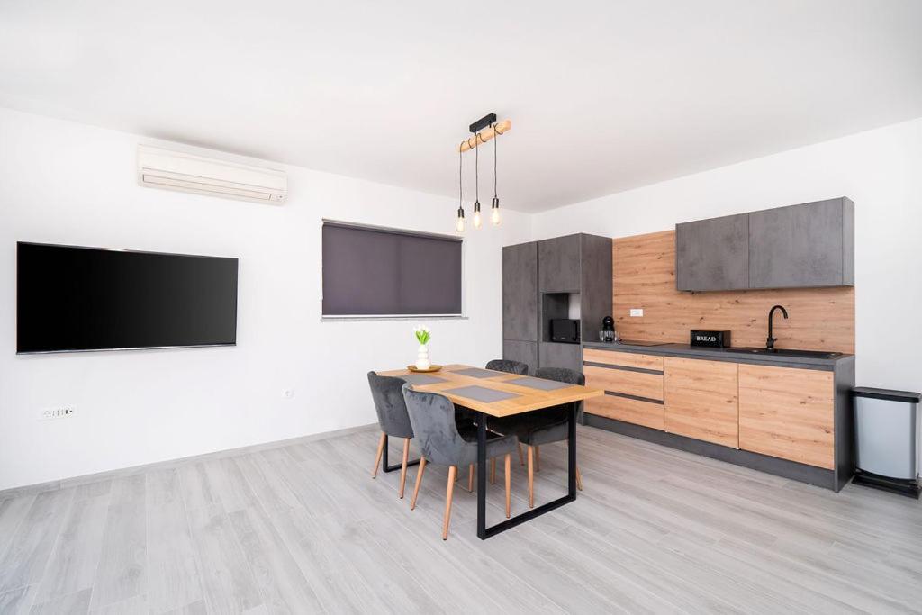 Apartments Grubisic - Sibenik - Parking Included Zewnętrze zdjęcie